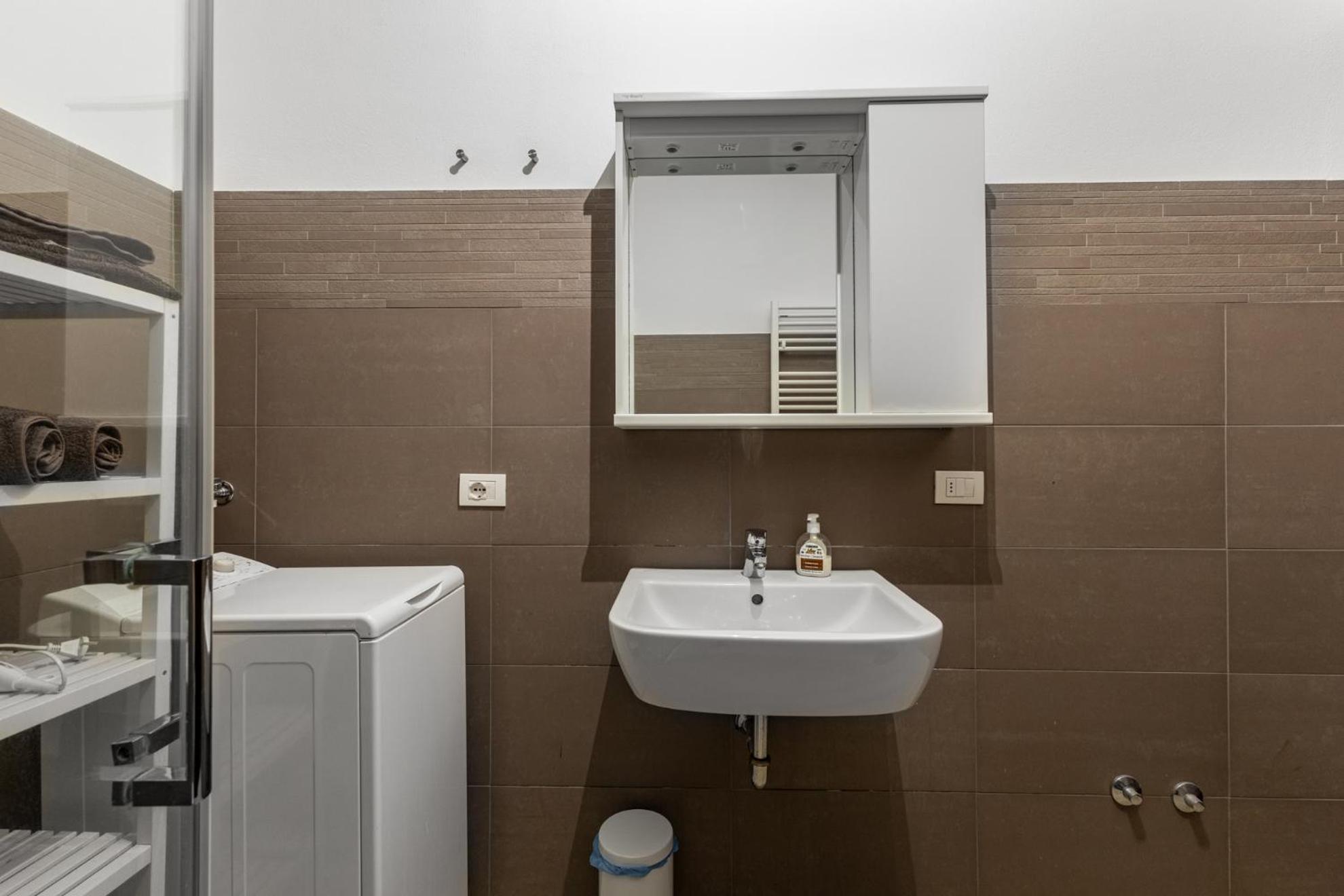 Monolocale Con Balcone Self Check In Milano Sempione Bagian luar foto