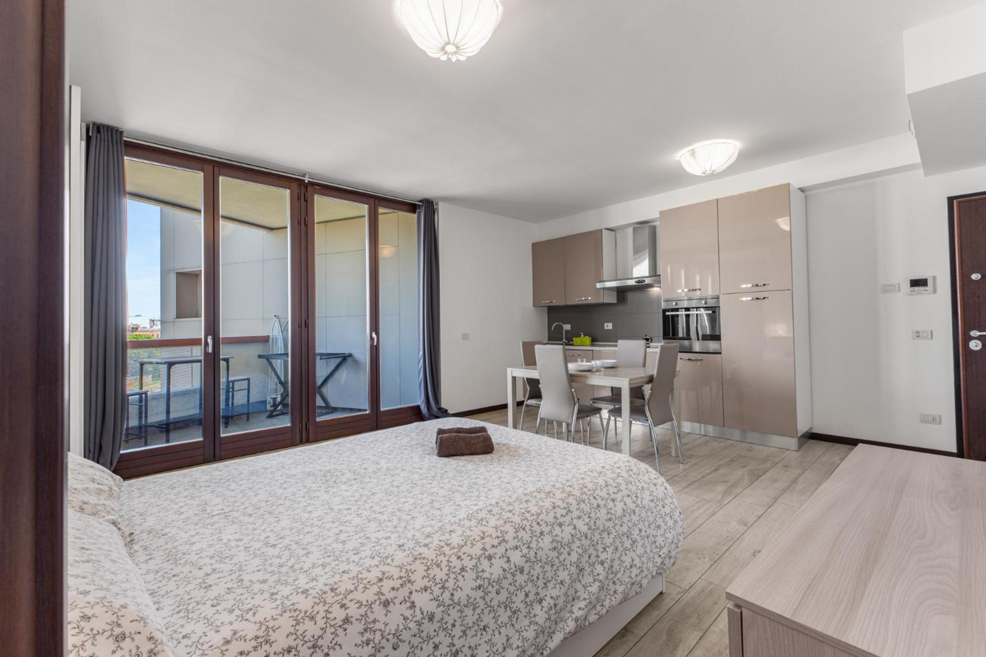 Monolocale Con Balcone Self Check In Milano Sempione Apartment Bagian luar foto