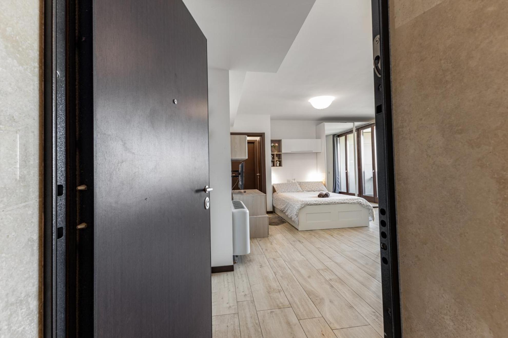 Monolocale Con Balcone Self Check In Milano Sempione Bagian luar foto