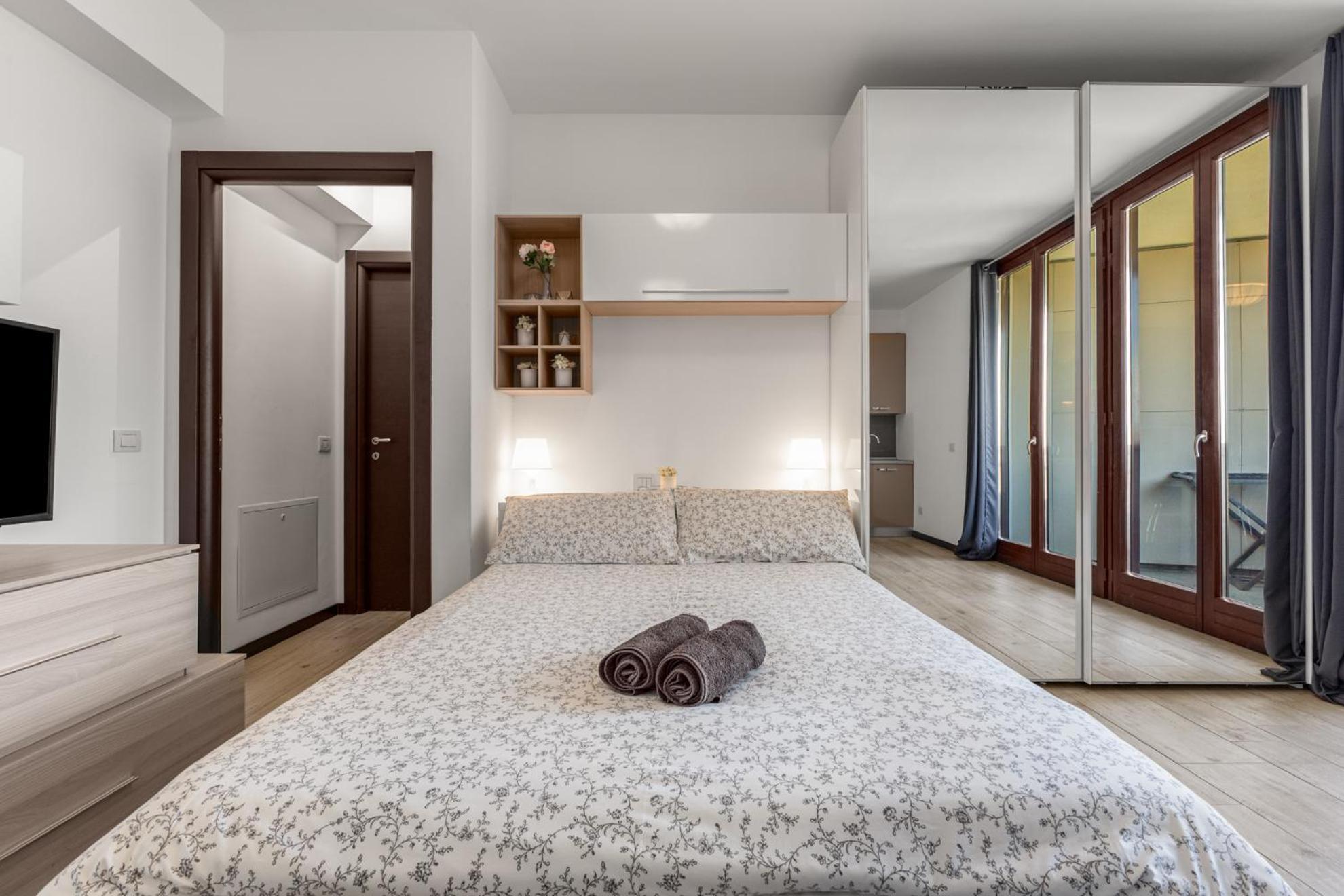 Monolocale Con Balcone Self Check In Milano Sempione Apartment Bagian luar foto