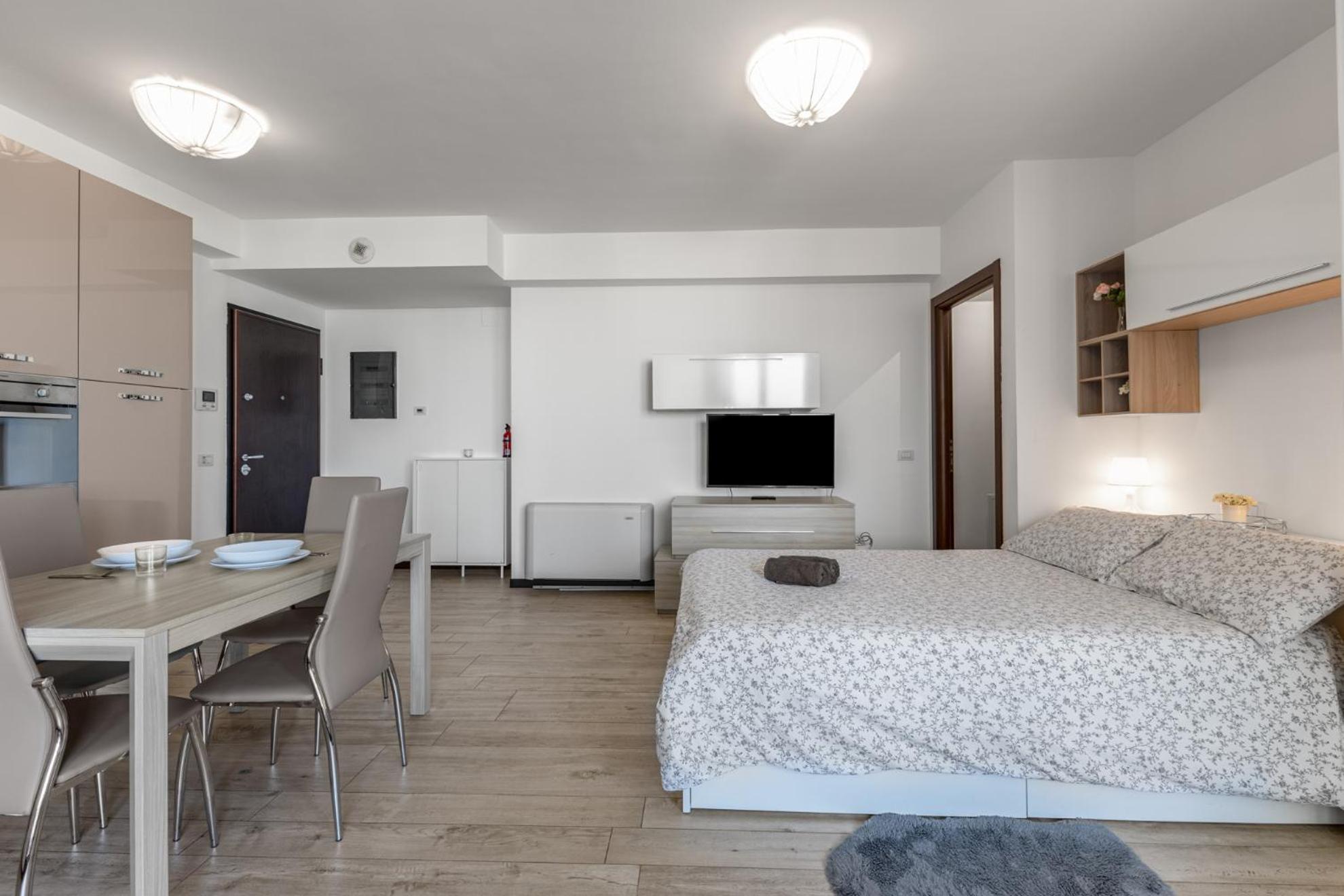 Monolocale Con Balcone Self Check In Milano Sempione Apartment Bagian luar foto